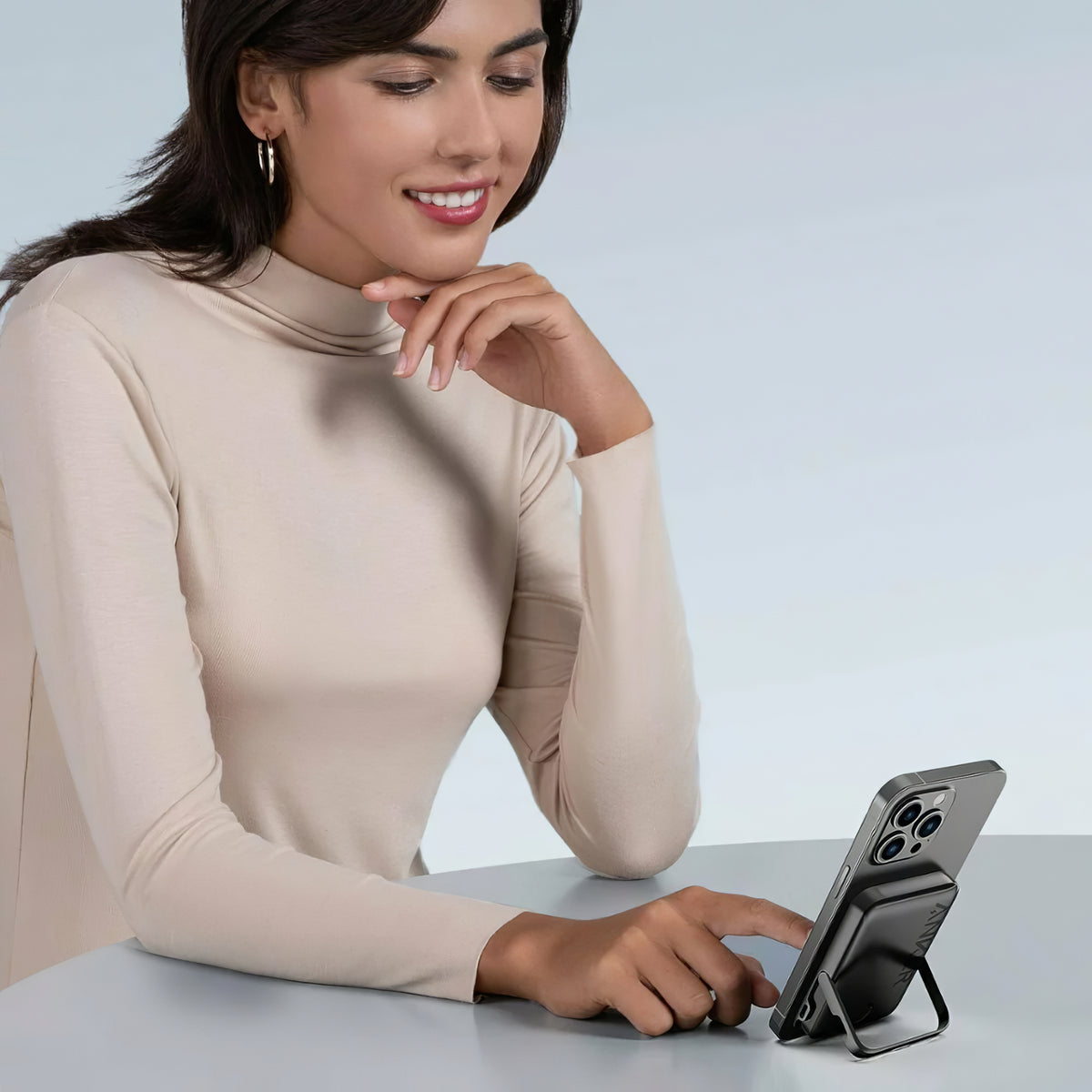 Langaton ulkoinen akku Anker 322 MagGo, 5000mAh, 12W, 1 x QI - 1 x USB-C, musta A1618G11