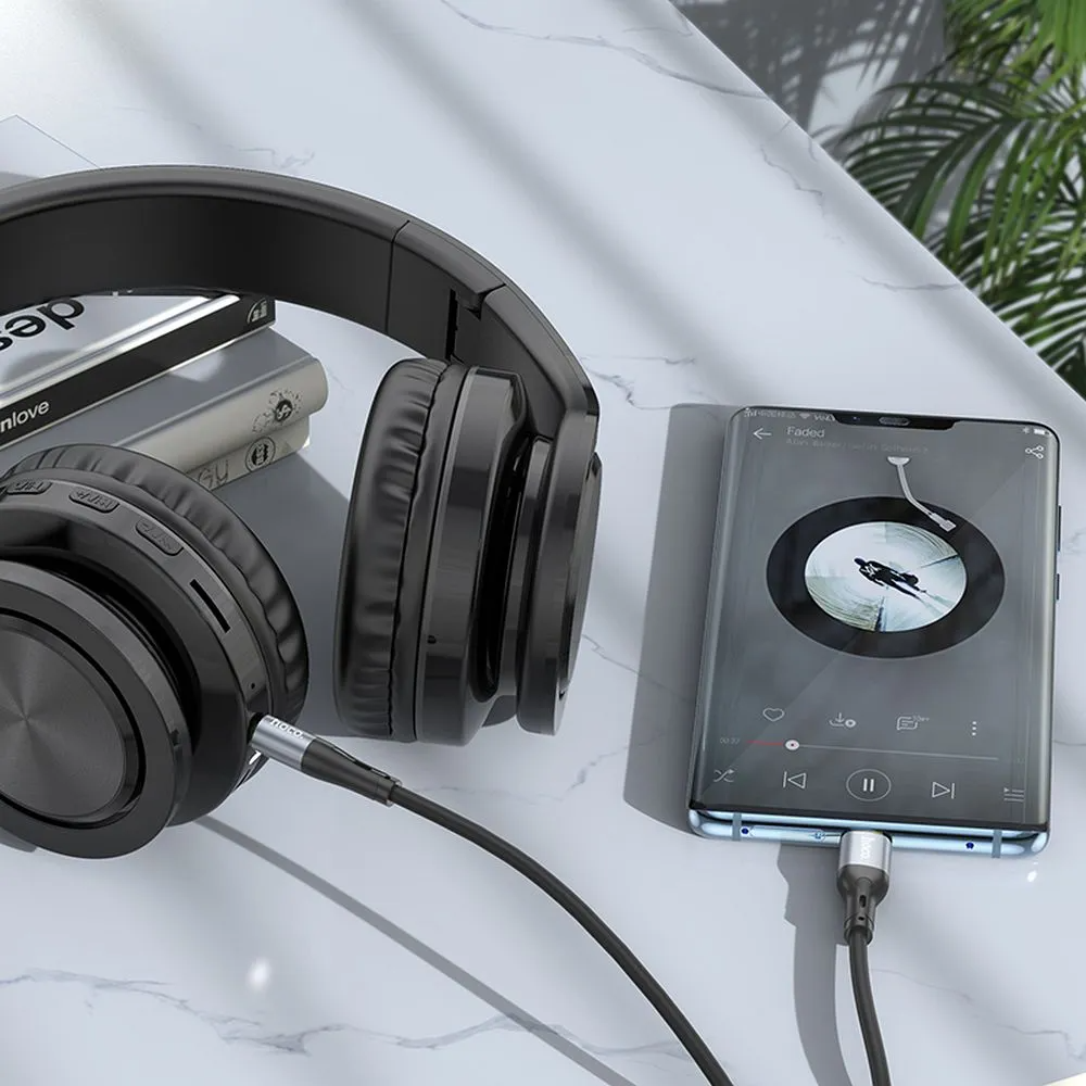 USB-C - 3,5 mm HOCO UPA22 -audiokaapeli, 1 m, musta