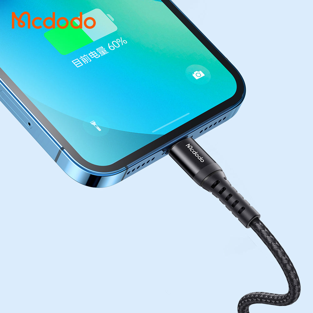 USB-A - Lightning McDodo CA-2261 -data- ja latauskaapeli, 18W, 1m, Musta