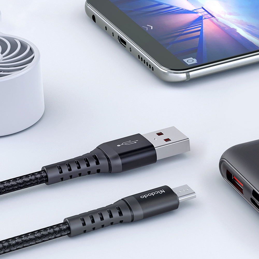 USB-A - microUSB McDodo CA-2281 -data- ja latauskaapeli, 18W, 1m, Musta