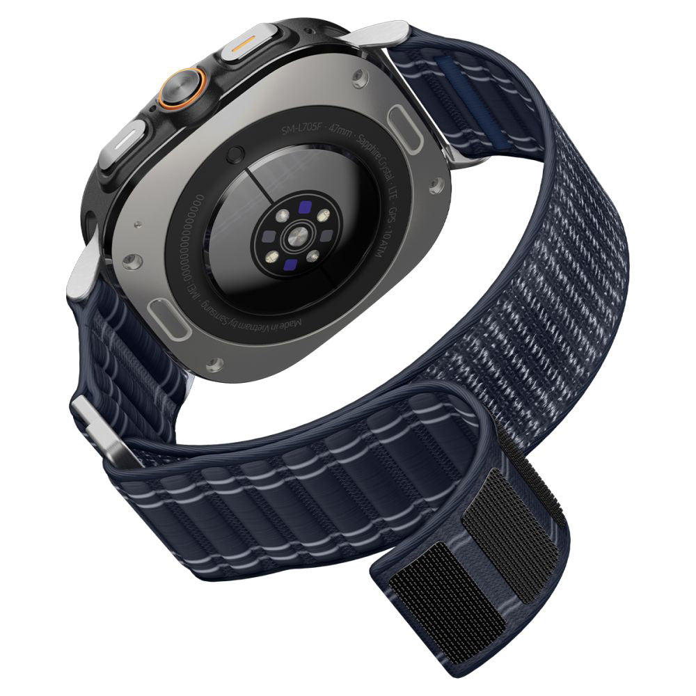 Spigen WBF0 -ranneke Samsung Galaxy Watch Ultra -kelloon, laivastonsininen AMP10148