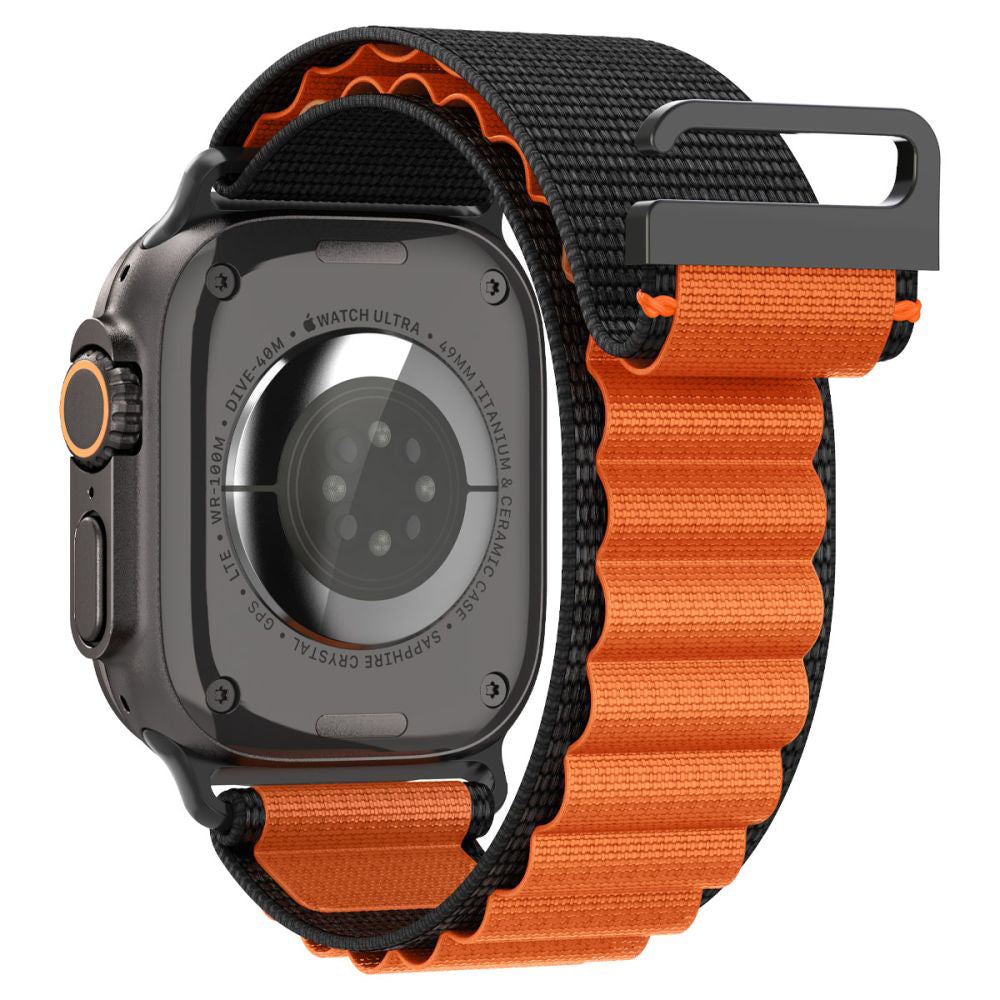 Spigen WBF1 -ranneke Apple Watch 49mm / 46mm / 45mm / 44mm -sarjalle, Musta Oranssi AMP10145