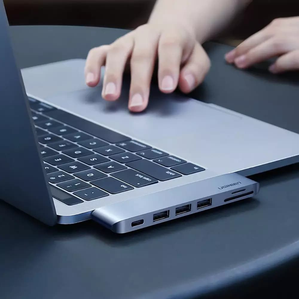 UGREEN CM251 USB-C -keskitin Apple MacBook Pro / Air, 3 x USB-A 3.0 - 1 x USB-C - 1 x SD - 1 x microSD, Harmaa