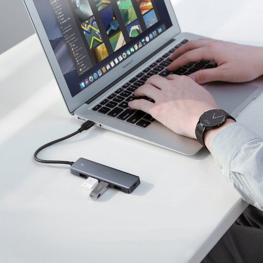 USB-C-keskitin UGREEN CM219, 4 x USB-A 3.0, harmaa