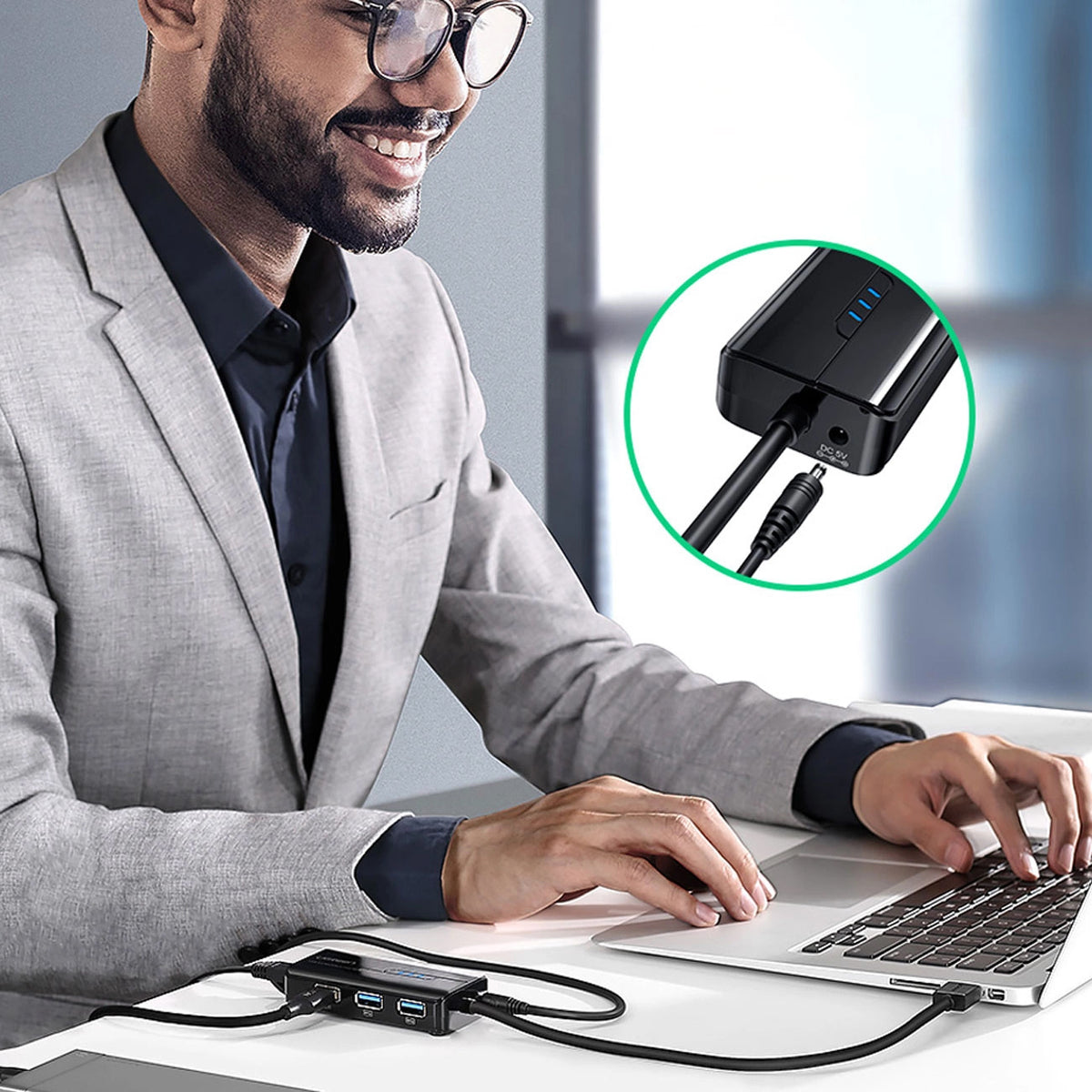 UGREEN 20265 USB-hubi, 3 x USB-A 3.0 - 1 x RJ45, Musta