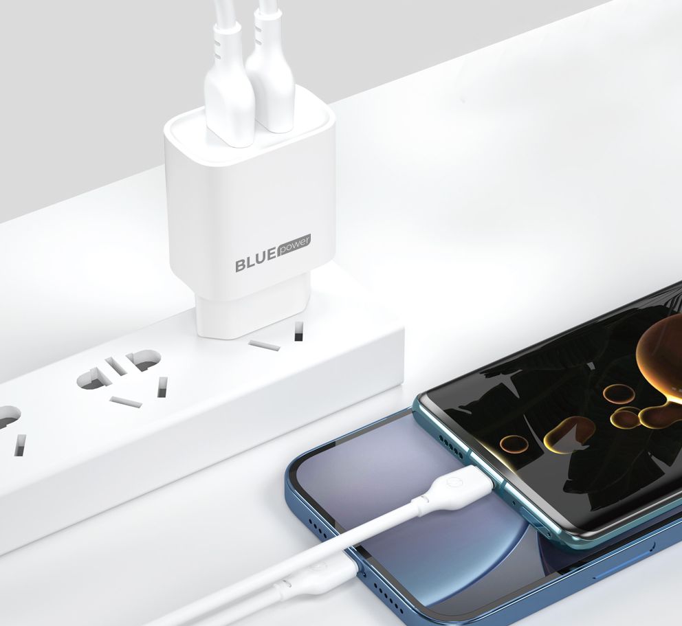 Blue Power BPCE02M verkkolaturi microUSB-kaapelilla BPCE02M, 10,5W, 2,1A, 2 x USB-A, valkoinen