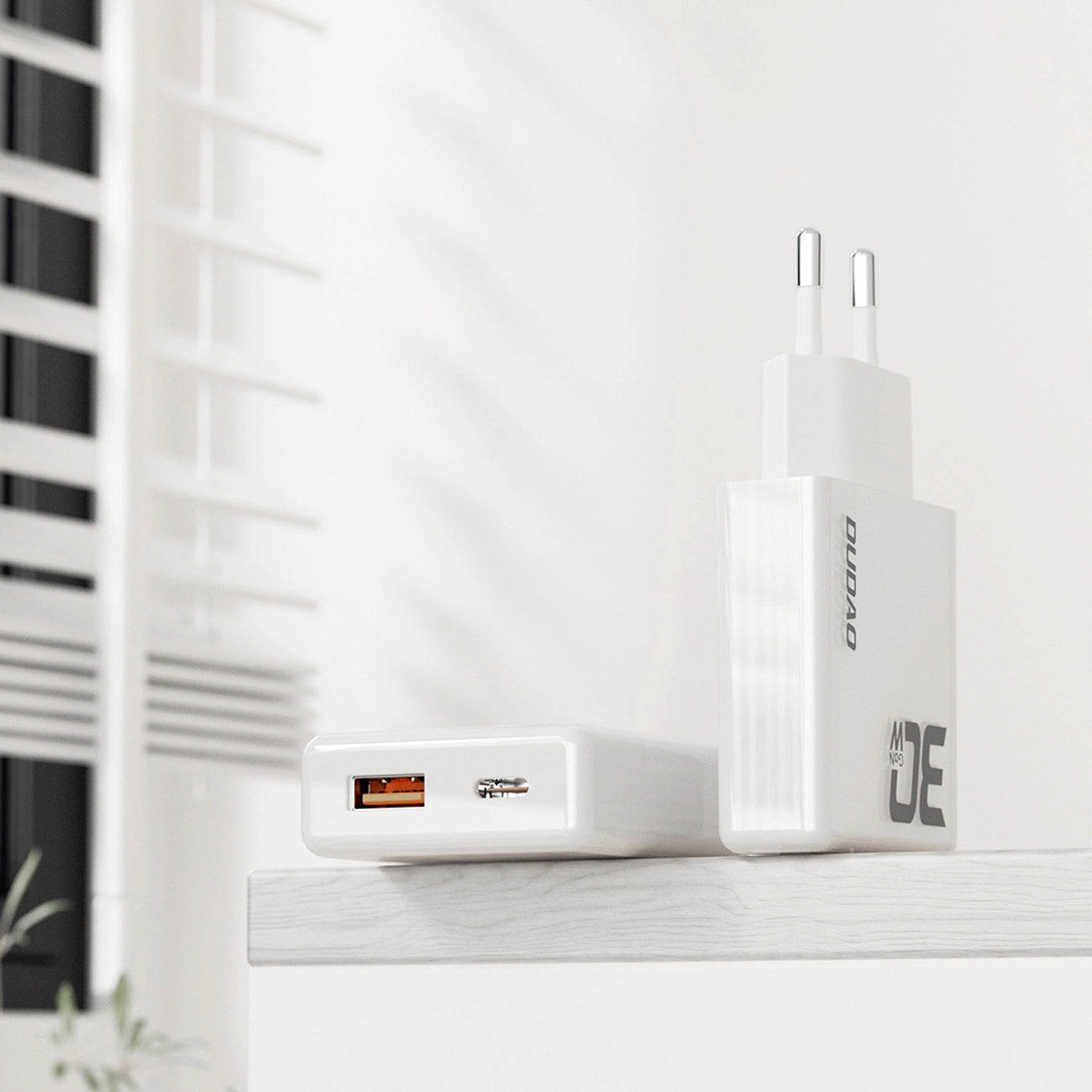 Dudao A30EUT USB-C-kaapeliverkkolaturi, 30W, 3A, 1 x USB-A - 1 x USB-C, valkoinen