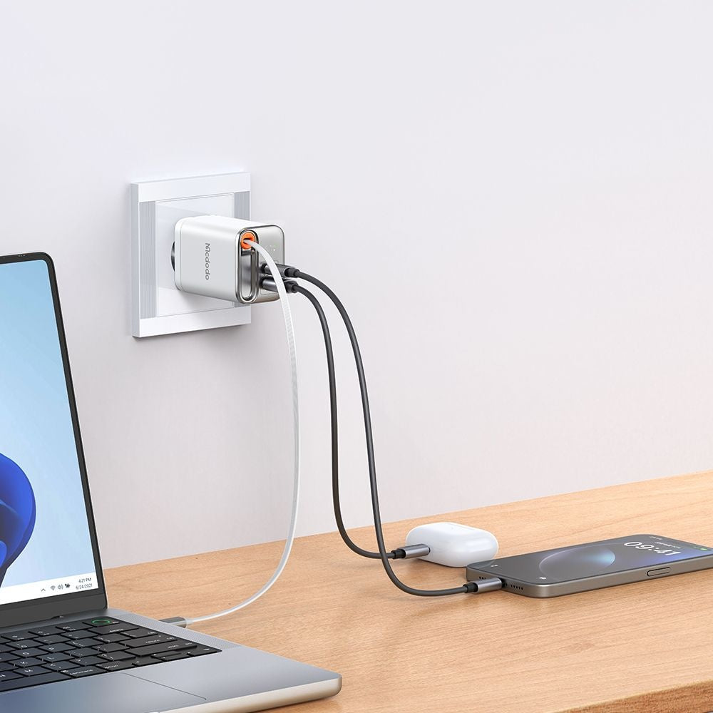 Verkkolaturi USB-C-kaapelilla McDodo CH-4103 FreeGo Display, 67W, 3.35A, 1 x USB-A - 1 x USB-C, Valkoinen