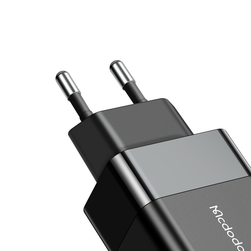 McDodo CH-1951 Hydrogen -verkkolaturi, 20W, 3A, 1 x USB-A - 1 x USB-C, musta