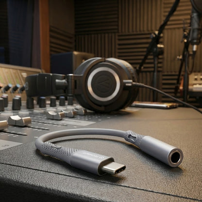 USB-C - 3.5mm Techsuit AC1 SoundFlex -äänisovitin, Harmaa