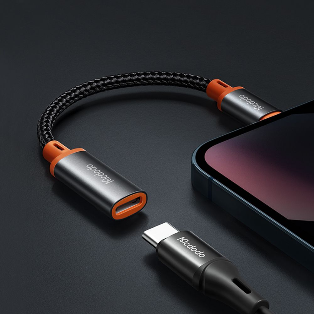 USB-C - Lightning McDodo CA-1440 -datan ja latauksen sovitin, Musta