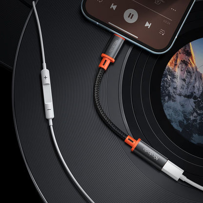 USB-C - Lightning McDodo CA-1440 -datan ja latauksen sovitin, Musta