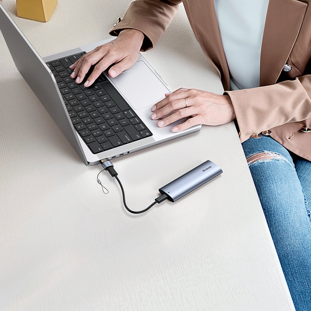 USB-C - USB-A McDodo OT-7580 -datan ja latauksen sovitin, Musta