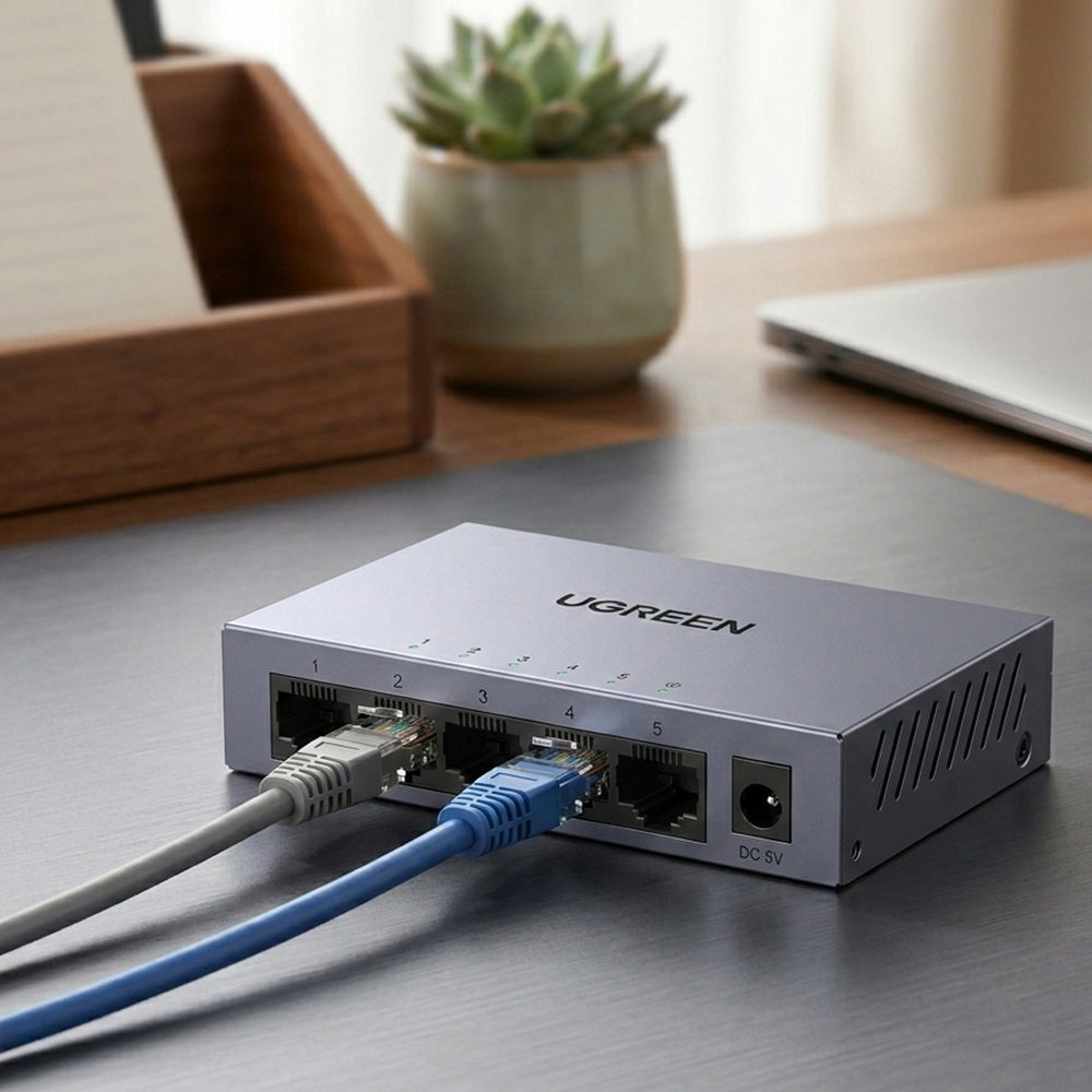 UGREEN CM933 -verkkokytkin (65956EU), 5 x RJ45, musta
