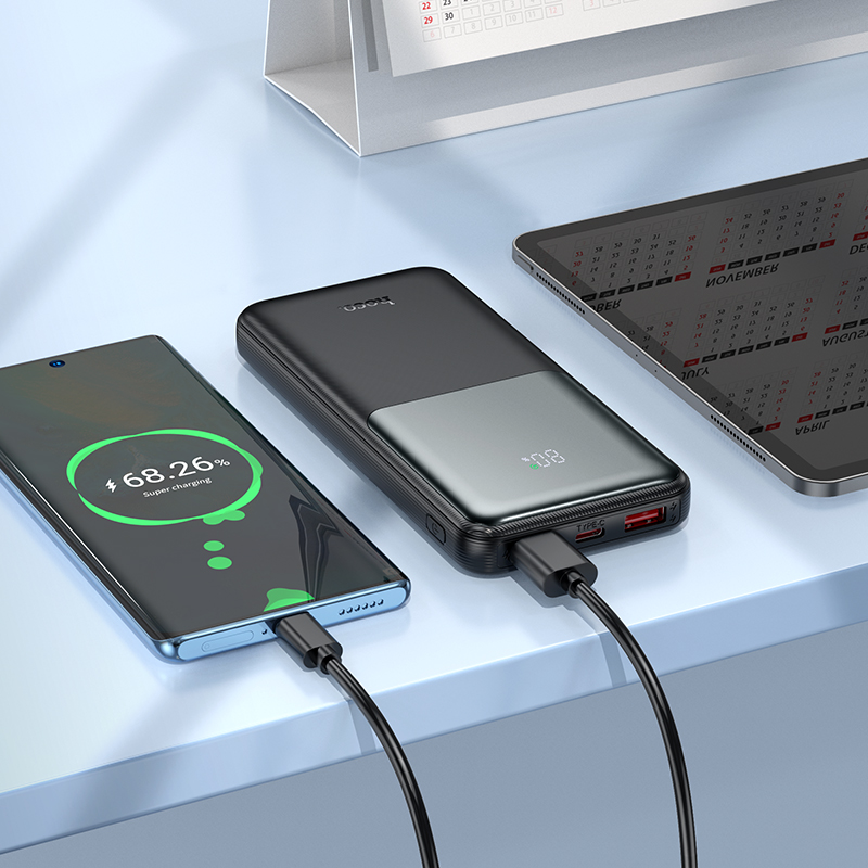 HOCO J136 -varavirtalähde, 10 000 mAh, 22,5 W, QC + PD, 1 x USB-C – 2 x USB-A, musta