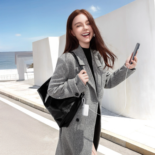 Joyroom JR-PR2L Ulkoinen Akku, 10000mAh, 35W, QC + PD, 1 x Lightning - 1 x USB-C, Valkoinen