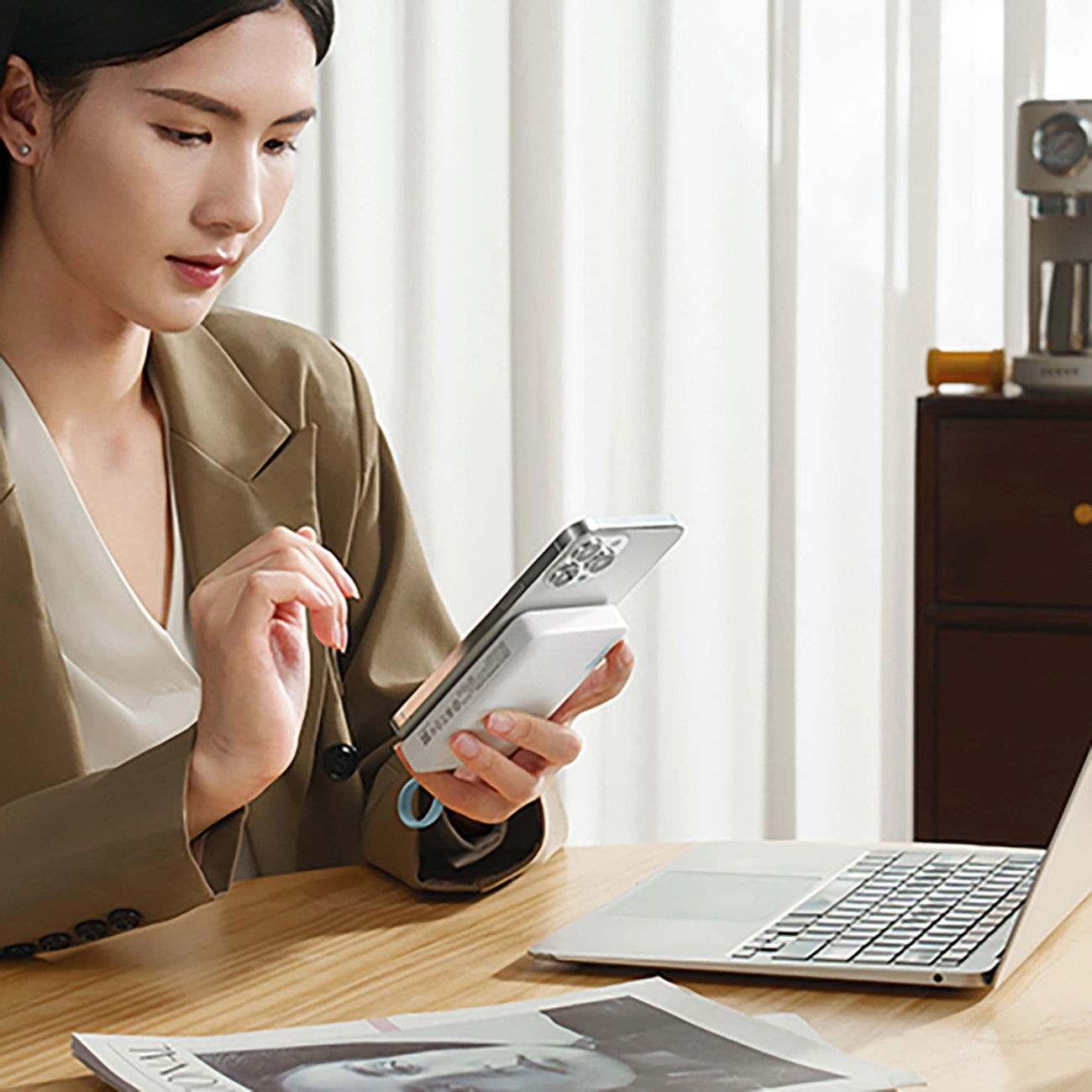 Langaton ulkoinen akku Cuktech CP132ML, 10000mAh, 22,5W, PD + QI, 2 x USB-C, Valkoinen