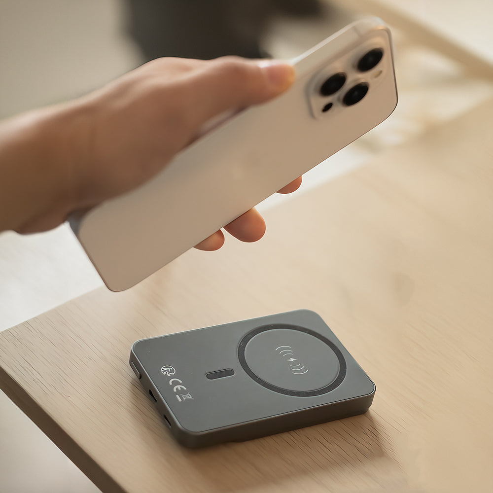 Langaton Ulkoinen Akku Forever MATB-200, 5000mAh, 20W, PD + FQI, 1 x QI - 1 x USB-C, Musta