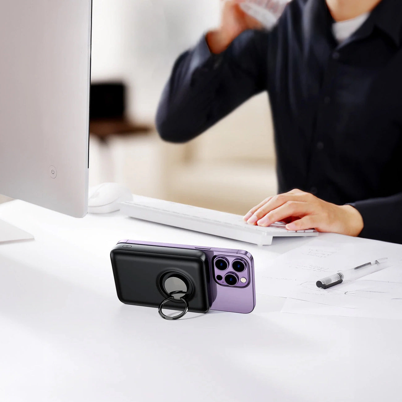 Langaton ulkoinen akku Joyroom JR-W050, 10000mAh, 20W, QC + PD + FQI, 1 x QI - 1 x USB-A - 1 x USB-C, Musta