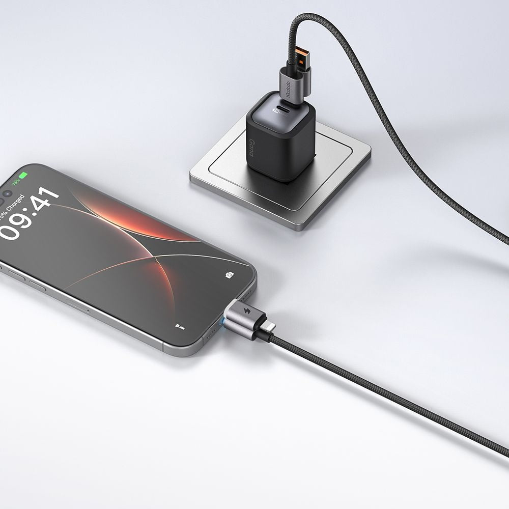 USB-A / USB-C tiedonsiirto- ja latauskaapeli - USB-C / Lightning McDodo CA-6560, 60W, 1,2m, Musta