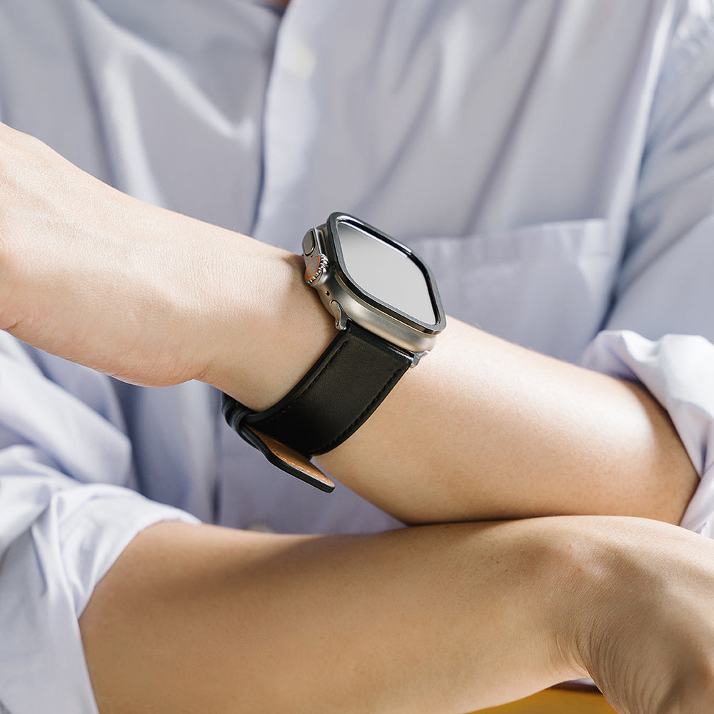Ringke Leather One -ranneke Apple Watch 49mm / 46mm / 45mm / 44mm / 42mm -sarjalle, Musta