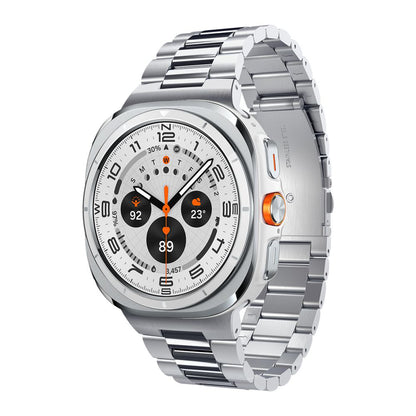 Spigen Modern Fit -ranneke Samsung Galaxy Watch Ultra -sarjalle, hopea AMP08823