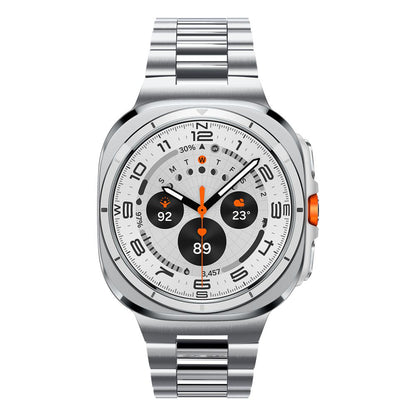 Spigen Modern Fit -ranneke Samsung Galaxy Watch Ultra -sarjalle, hopea AMP08823