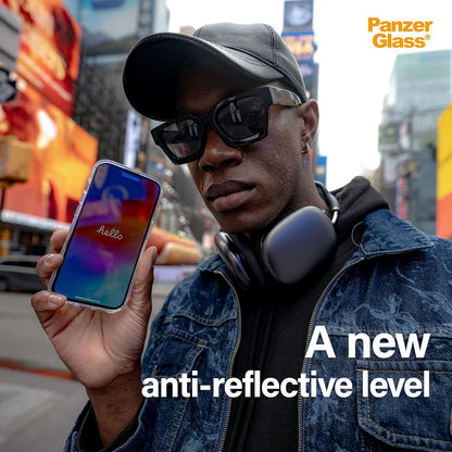 PanzerGlass Ultra-Wide Fit EasyAligner -suojakalvo Apple iPhone 17 / 16 Pro -puhelimille, Turvalasi, Täysliima, Musta