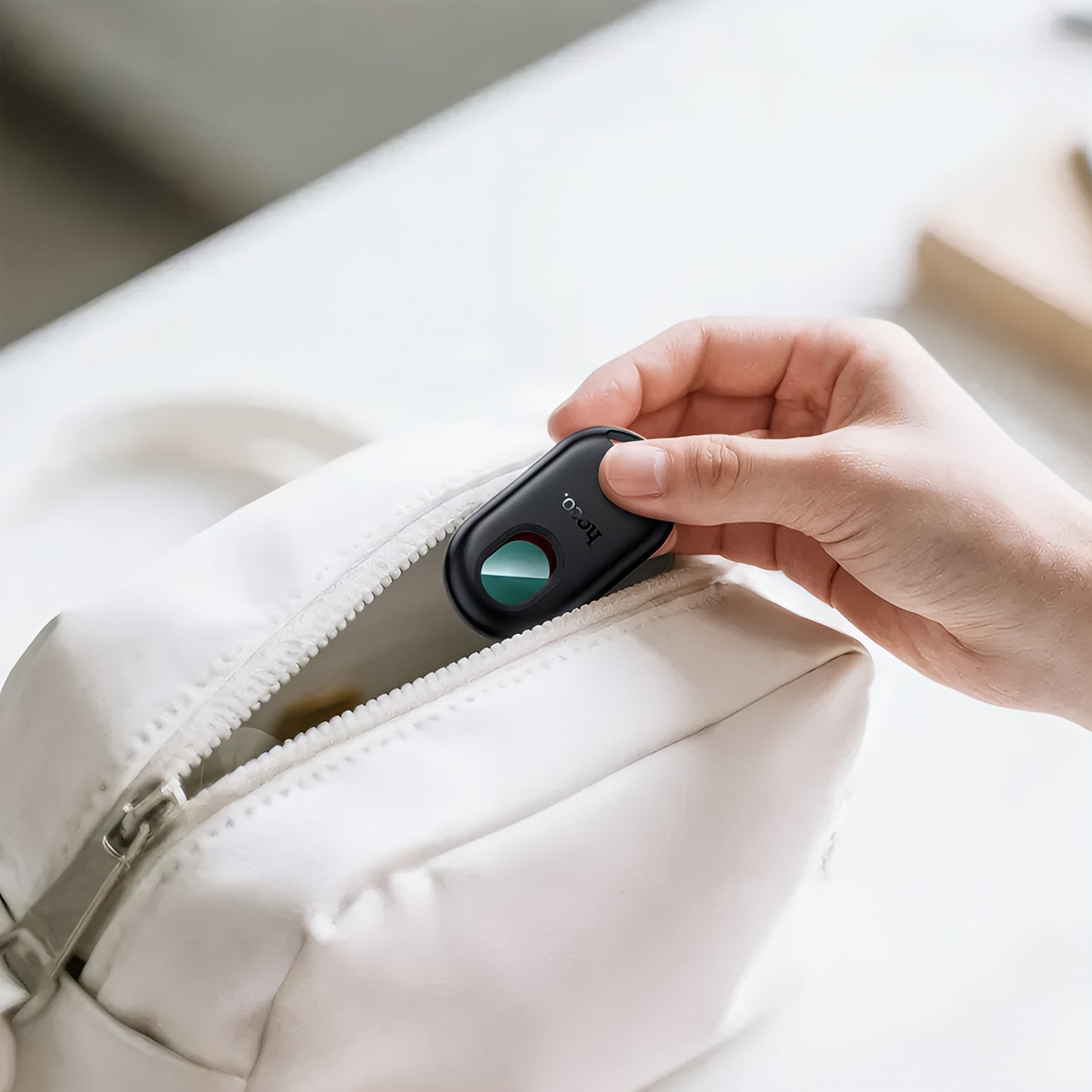 HOCO SmartTag E95 3in1 iOS-sarjalle, Musta