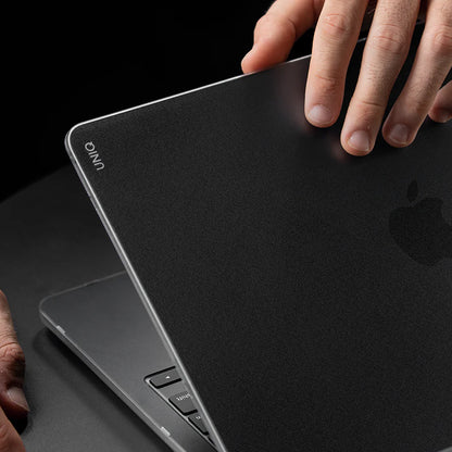 UNIQ Claro -kotelo Apple MacBook Pro 16 tuumaa (2026) / (2024) / (2023) / (2021), Harmaa Matta