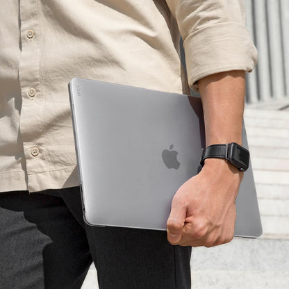 UNIQ Claro -kotelo Apple MacBook Pro 16 tuumaa (2026) / (2024) / (2023) / (2021), Harmaa Matta