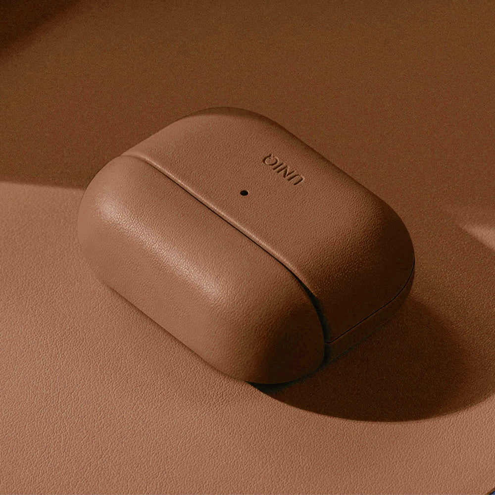 UNIQ Lyden Vex -kotelo Apple AirPods Pro 3:lle, Ruskea