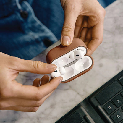 UNIQ Lyden Vex -kotelo Apple AirPods Pro 3:lle, Ruskea