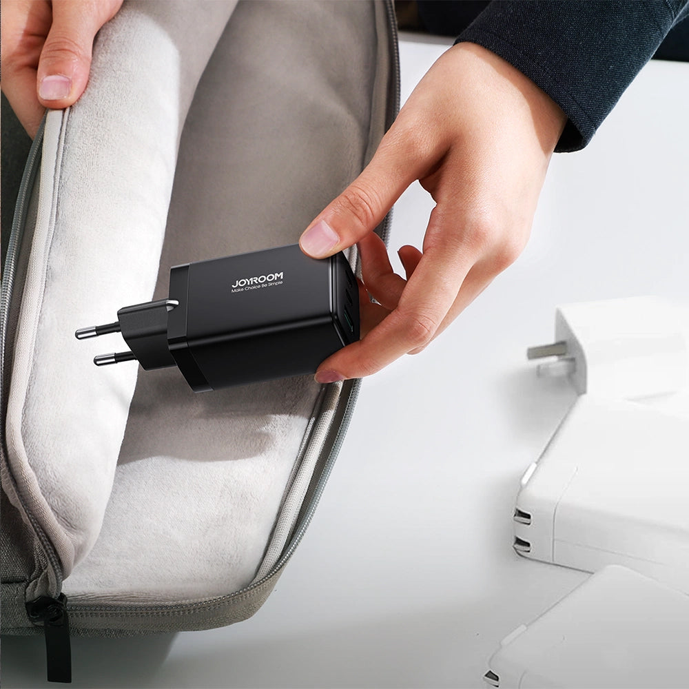 Verkkolaturi USB-C-kaapelilla Joyroom TCG01, 65W, 3.25A, 1 x USB-A - 2 x USB-C, Musta