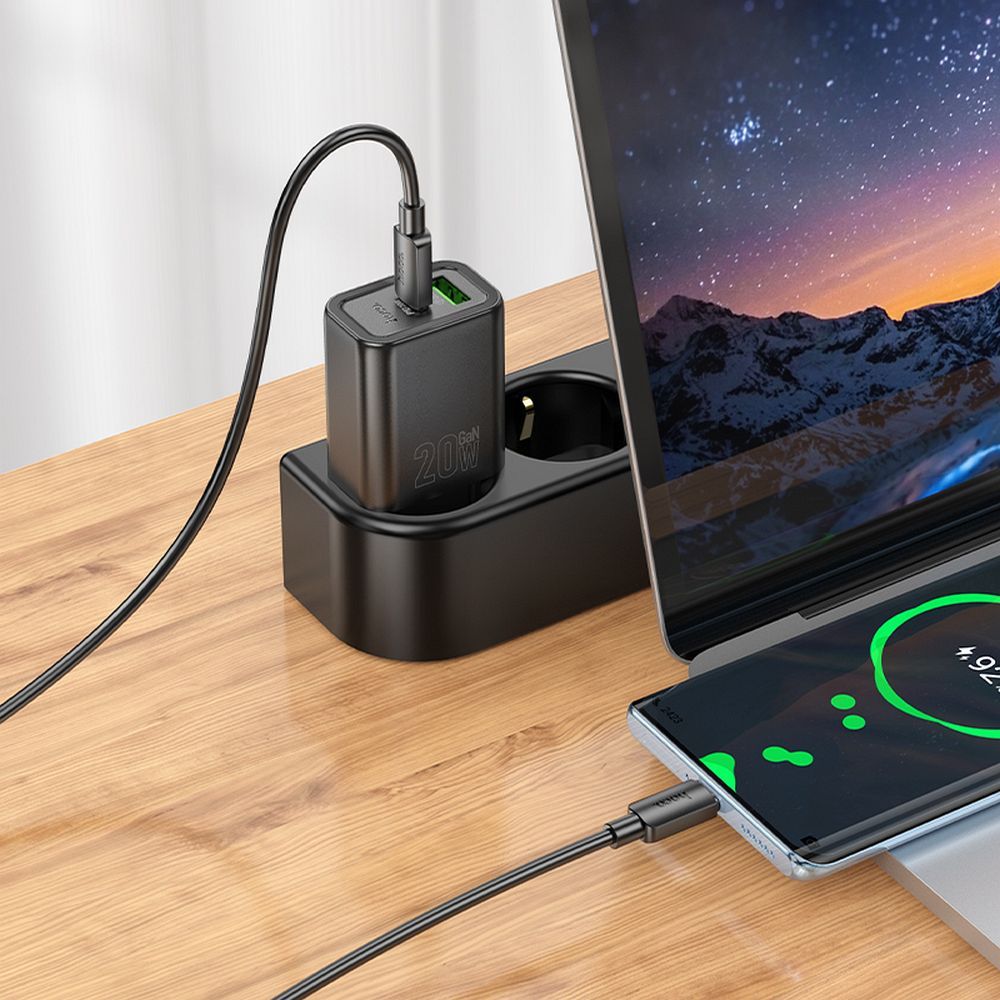 Verkkolaturi Lightning-kaapelilla HOCO N61, 20W, 3A, 1 x USB-A - 1 x USB-C, Musta