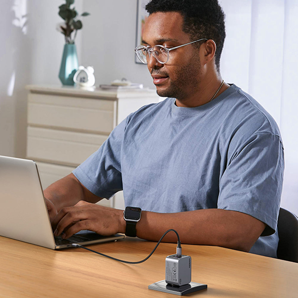 UGREEN X755 Nexode Pro USB-C-verkkolaturi kaapelilla, 65W, 3A, 1 x USB-A - 2 x USB-C, Harmaa