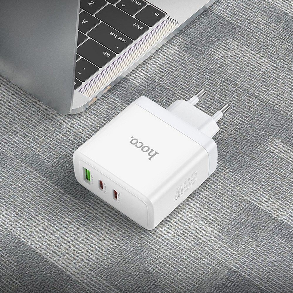 HOCO N30 Verkkolaturi, 65W, 3.25A, 1 x USB-A - 2 x USB-C, Valkoinen