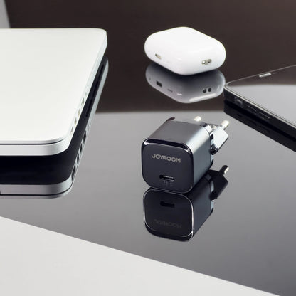 Joyroom JR-TCF02 Verkkolaturi, 20W, 3A, 1 x USB-C, Musta