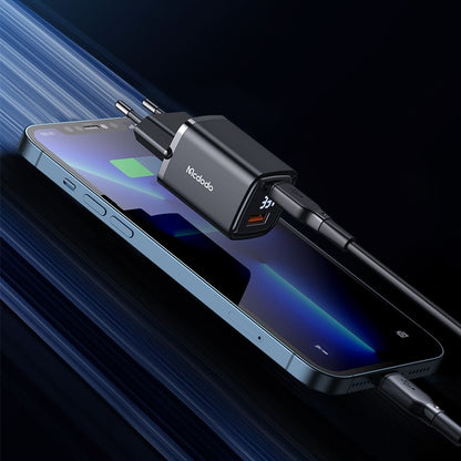 McDodo CH-1701 Graphite Display -verkkolaturi, 33W, 3A, 1 x USB-A - 1 x USB-C, Musta