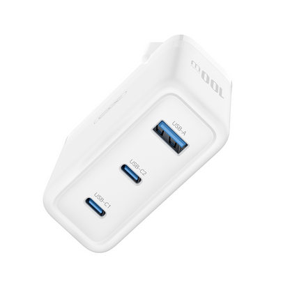 XO Design CE35 -verkkolaturi, 100W, 5A, 1 x USB-A - 2 x USB-C, Valkoinen