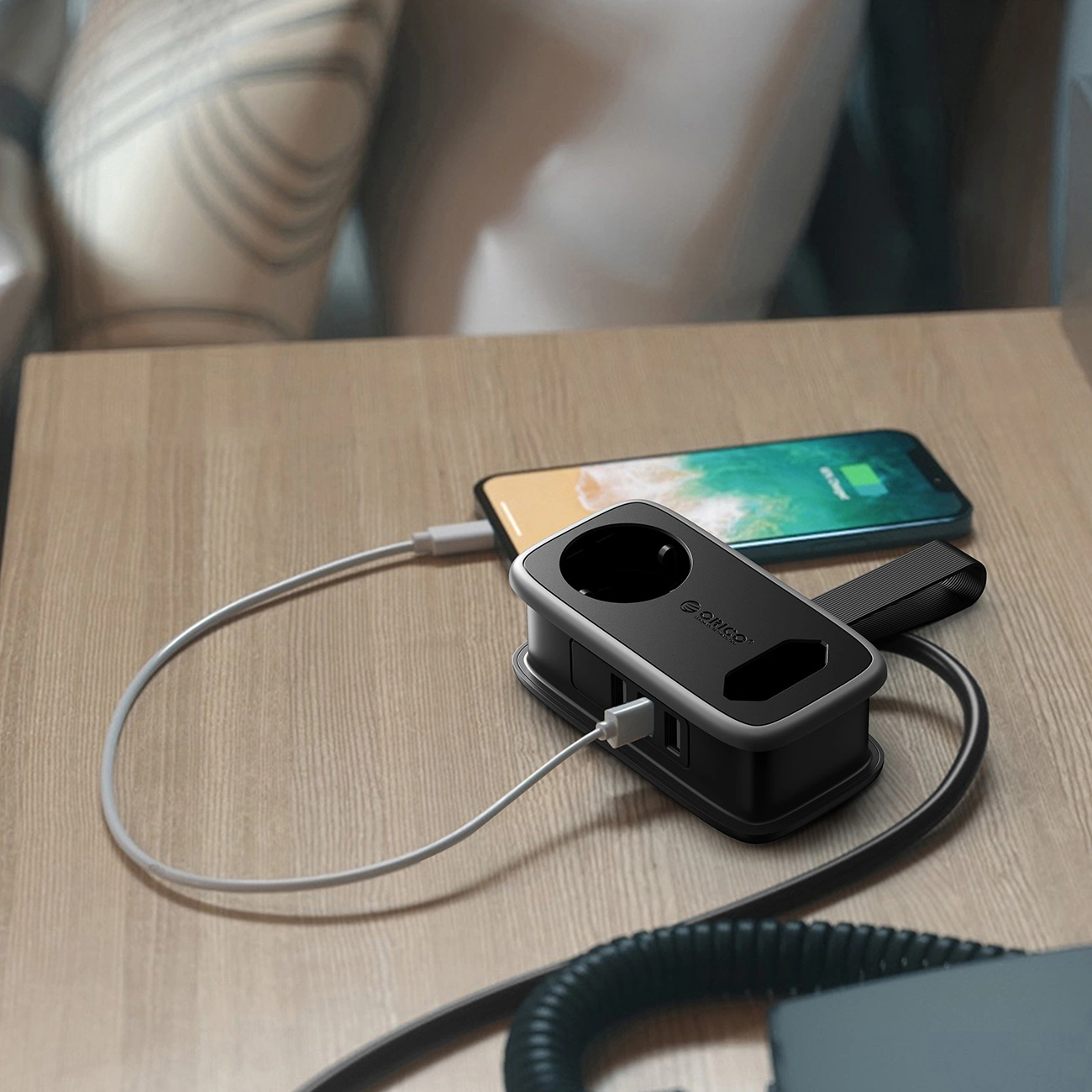 Orico APP jatkojohto, 1 x Schuko - 1 x pistorasia - 2 x USB-A - 1 x USB-C, Musta Harmaa